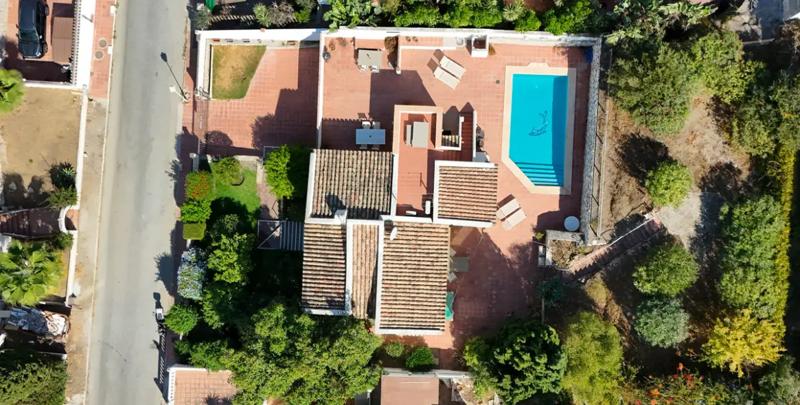 Sale of detached villa in Cerros del Aguila 37