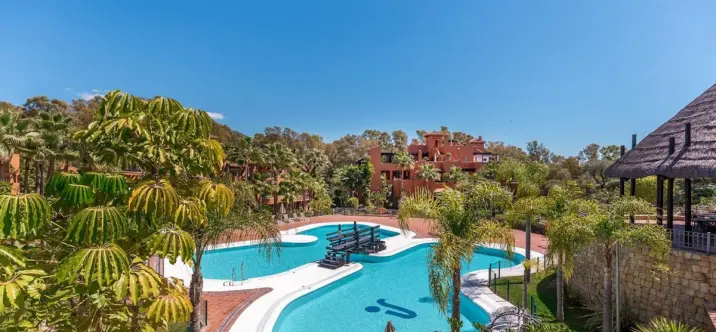 Venta de apartamento en planta baja en Nueva Andalucía 0