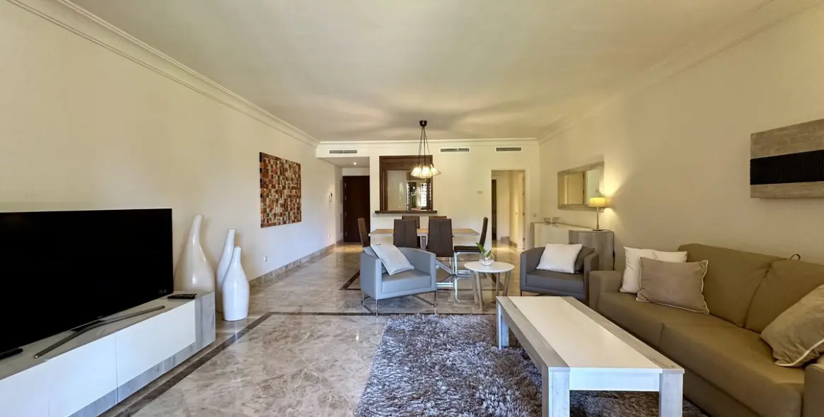 Продажа апартаментов на первом этаже в Nueva Andalucía 2