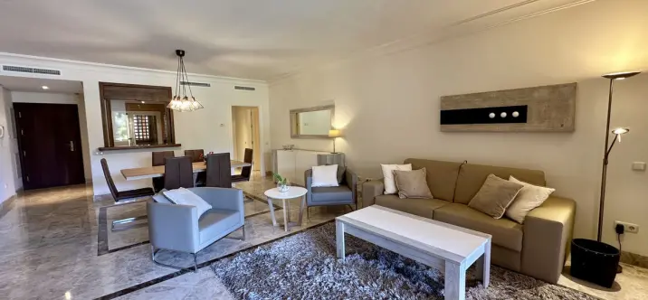 Venta de apartamento en planta baja en Nueva Andalucía 2