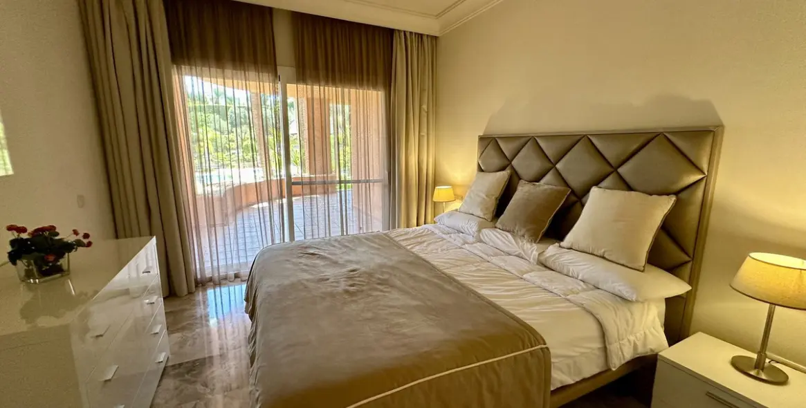 Продажа апартаментов на первом этаже в Nueva Andalucía 12