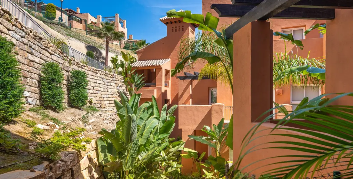 Продажа апартаментов на первом этаже в Nueva Andalucía 16