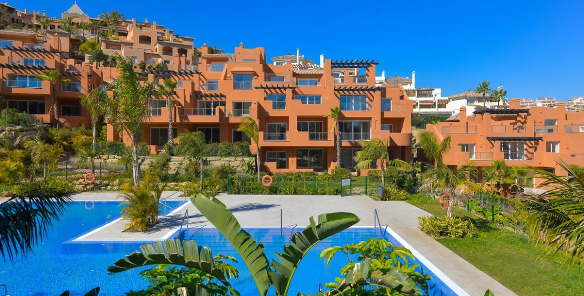 Продажа апартаментов на первом этаже в Nueva Andalucía 17