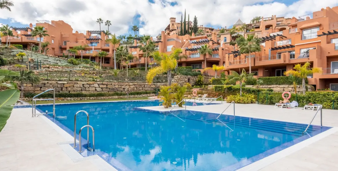 Продажа апартаментов на первом этаже в Nueva Andalucía 18