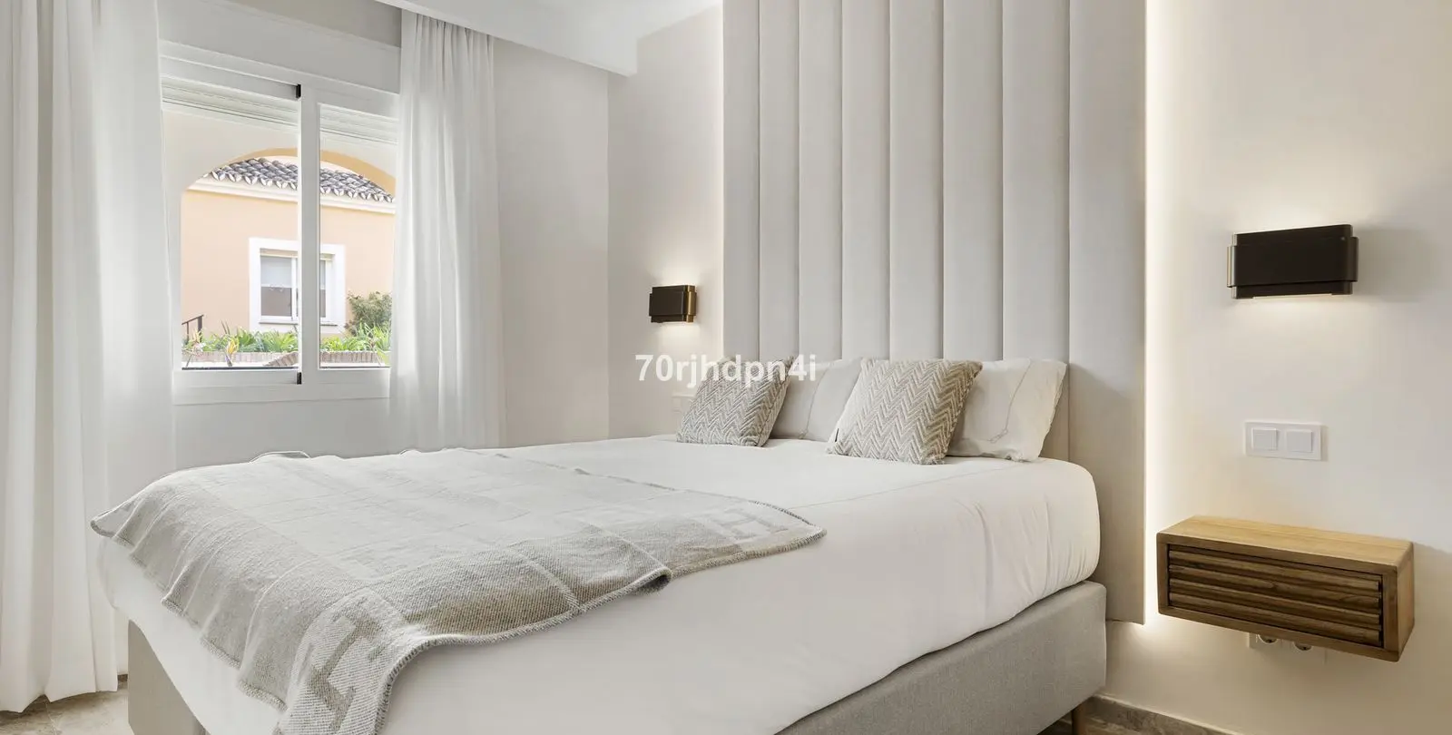 Sale of ground floor apartment in Nueva Andalucía 5