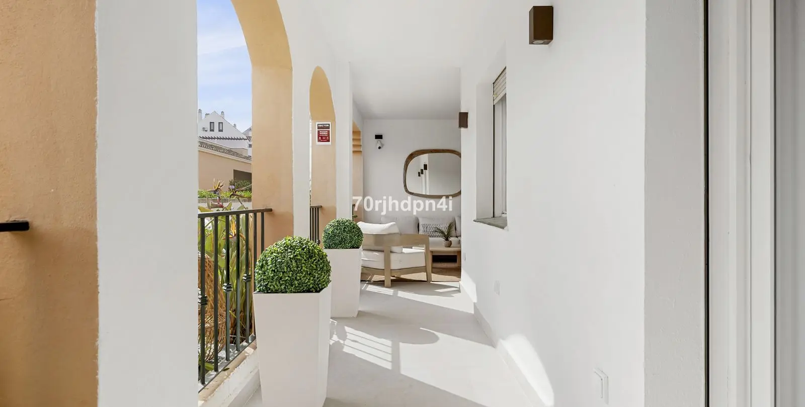 Sale of ground floor apartment in Nueva Andalucía 13