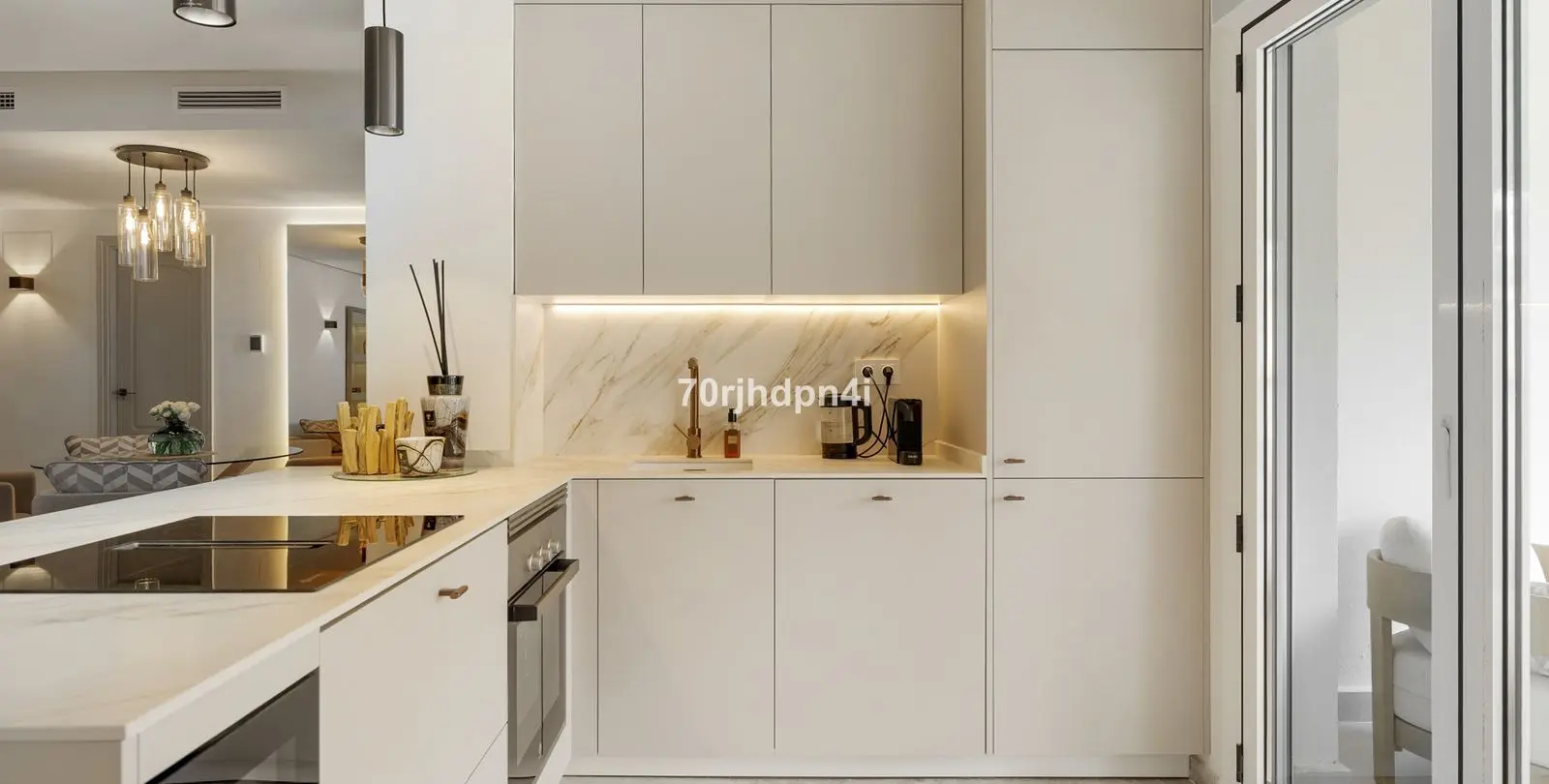 Sale of ground floor apartment in Nueva Andalucía 21