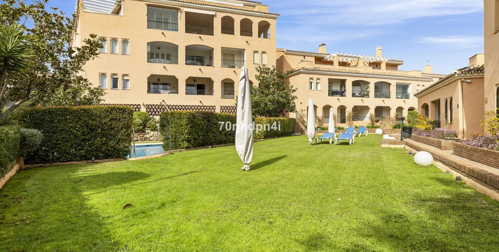 Sale of ground floor apartment in Nueva Andalucía 38