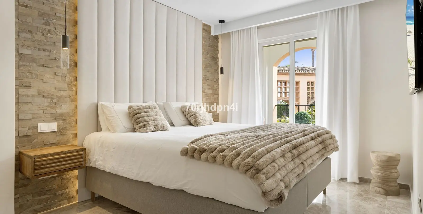 Sale of ground floor apartment in Nueva Andalucía 52