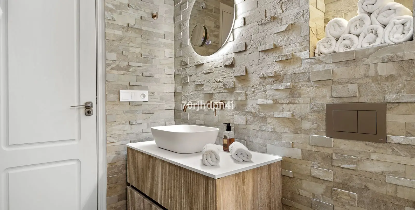 Sale of ground floor apartment in Nueva Andalucía 68