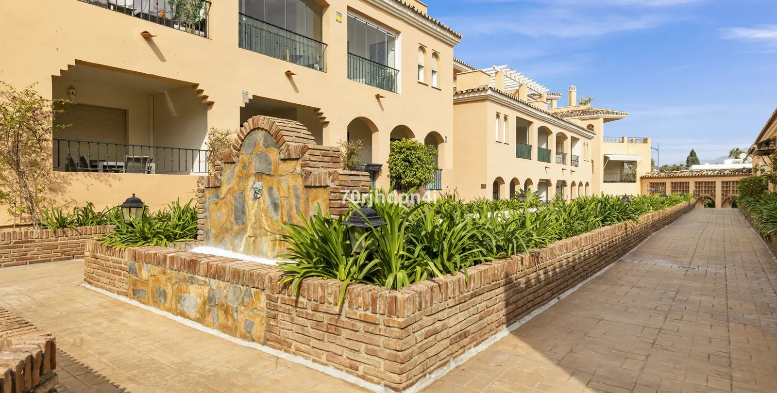 Sale of ground floor apartment in Nueva Andalucía 79
