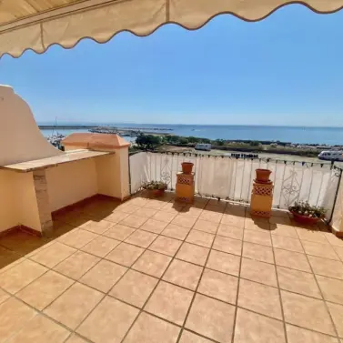 Sale of townhouse in Estepona