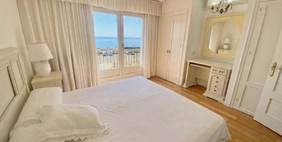 Sale of townhouse in Estepona 4