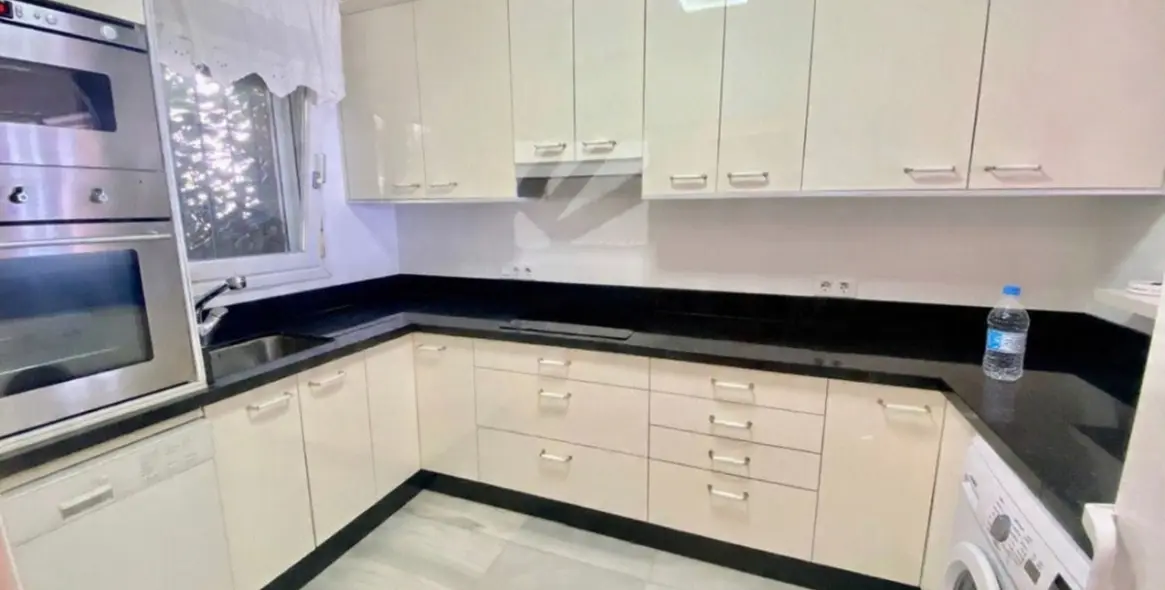 Sale of townhouse in Estepona 5