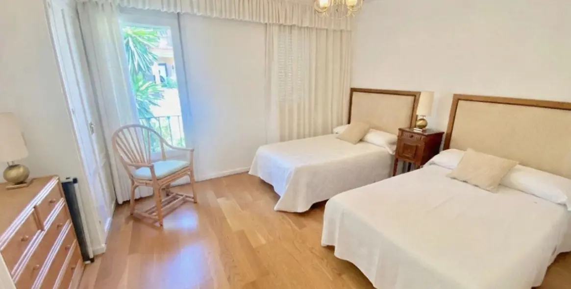 Sale of townhouse in Estepona 14