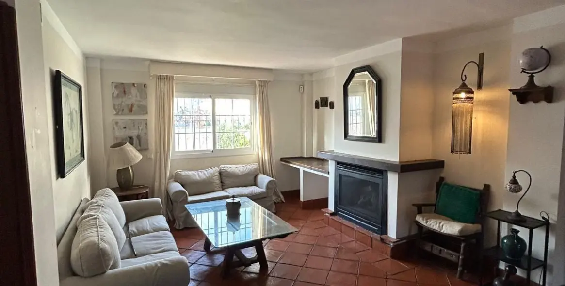 Venta de casa pareada en San Pedro de Alcántara 2