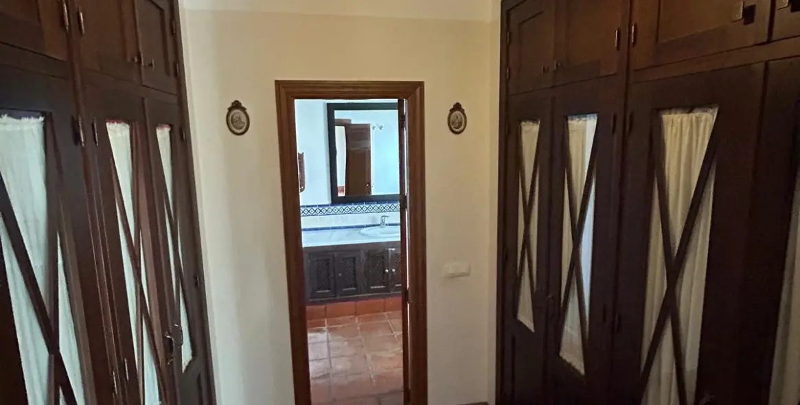 Venta de casa pareada en San Pedro de Alcántara 16