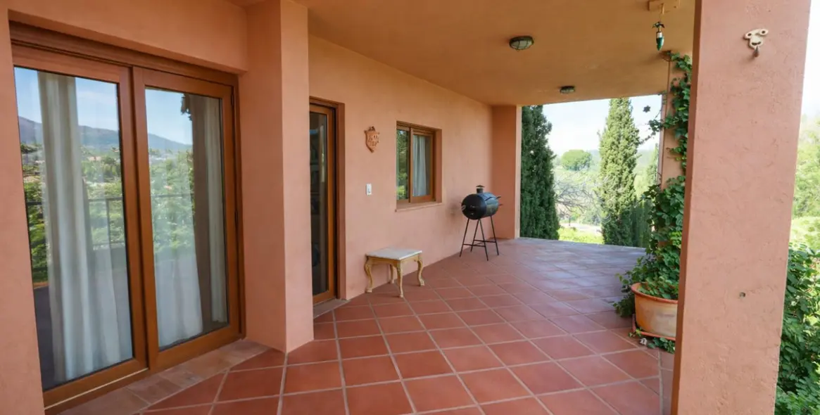 Sale of detached villa in Entrerrios 14