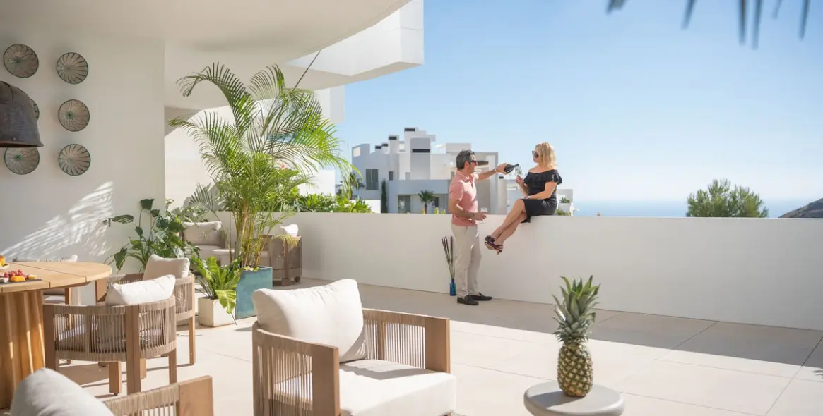 Sale of middle floor apartment in Ojén 2