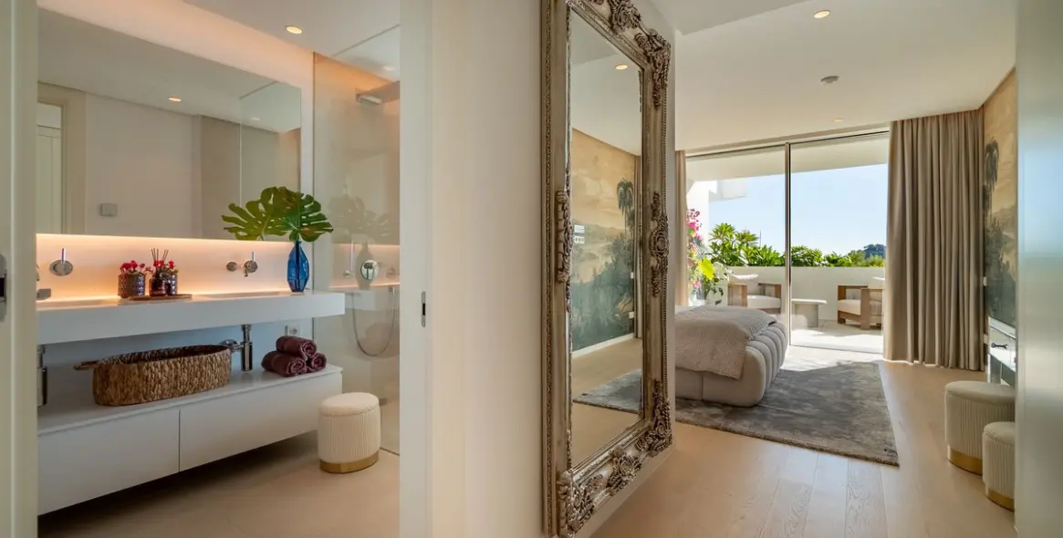 Sale of middle floor apartment in Ojén 6