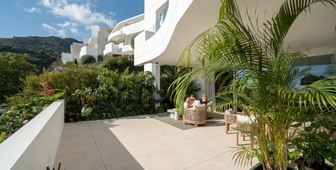 Sale of middle floor apartment in Ojén 14