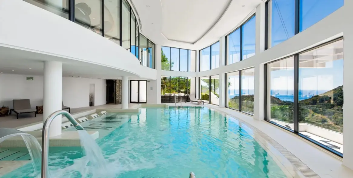 Sale of middle floor apartment in Ojén 20