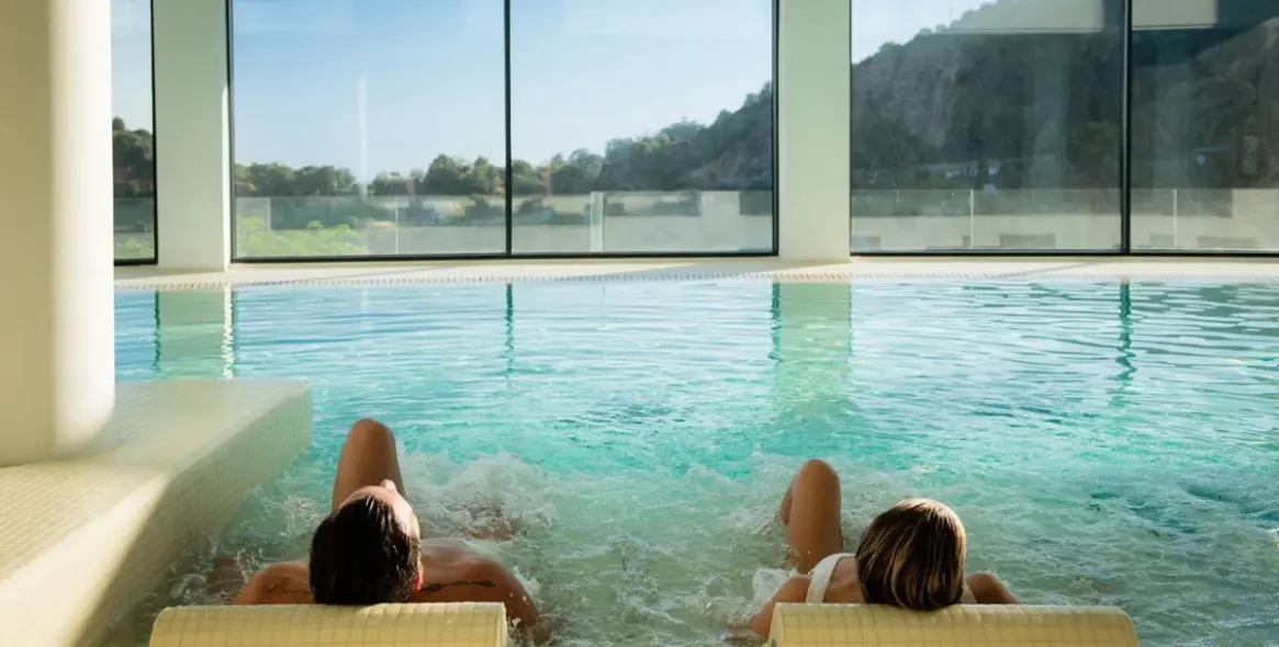 Venta de apartamento en planta media en Ojén 24