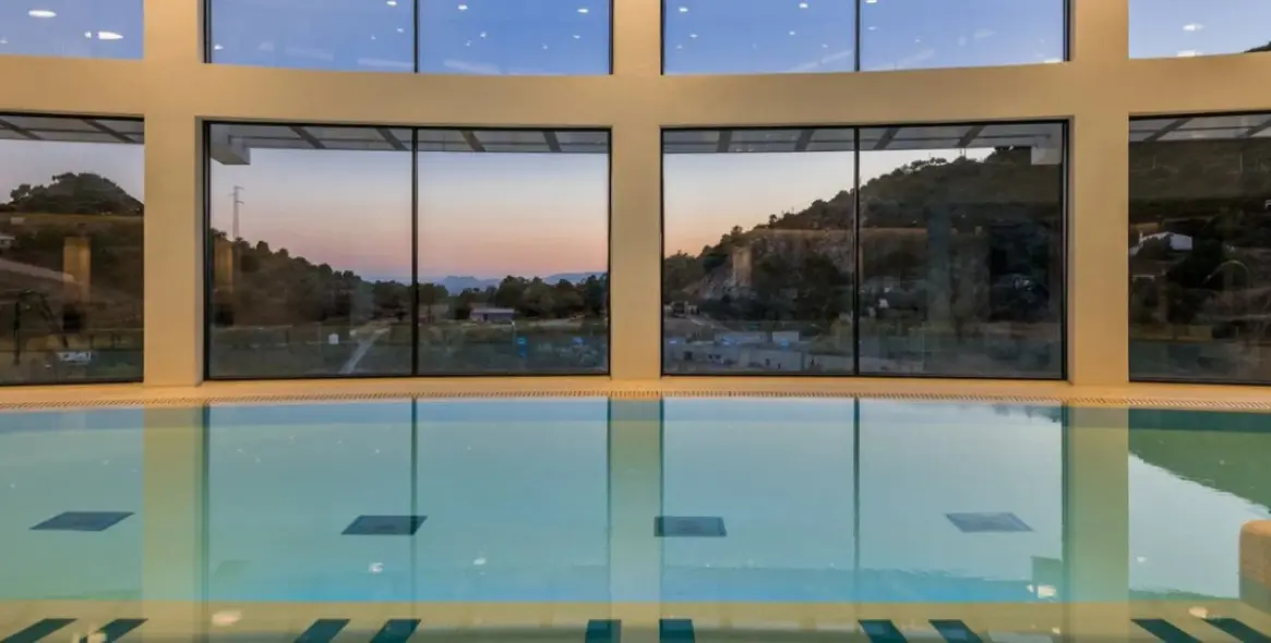 Venta de apartamento en planta media en Ojén 27