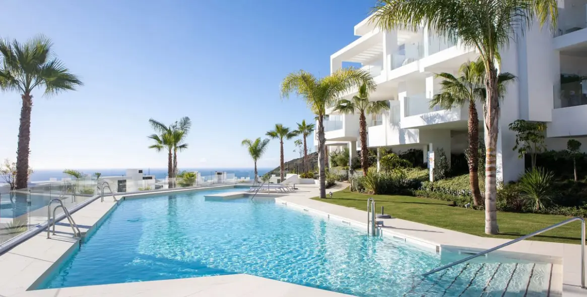 Venta de apartamento en planta media en Ojén 28