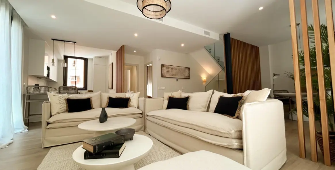 Sale of detached villa in Málaga 8