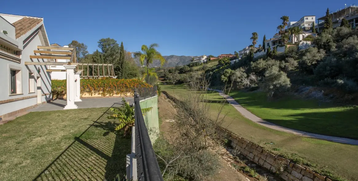 Sale of detached villa in Mijas Golf 7
