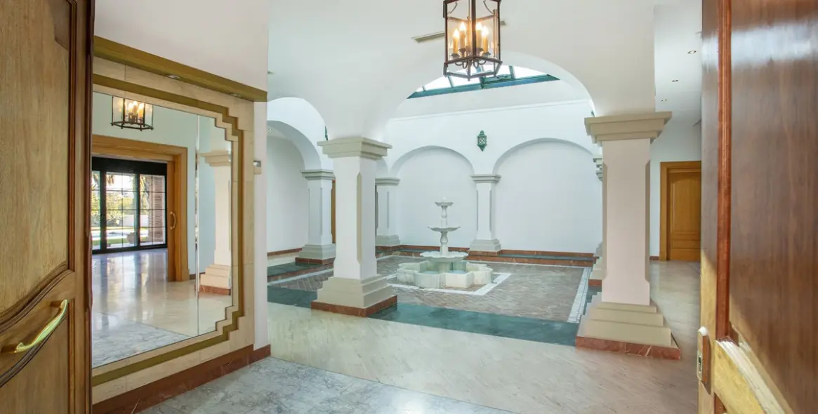 Sale of detached villa in Mijas Golf 11