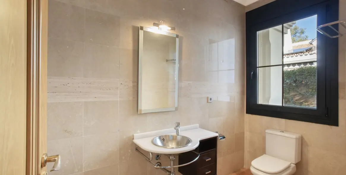 Sale of detached villa in Mijas Golf 12