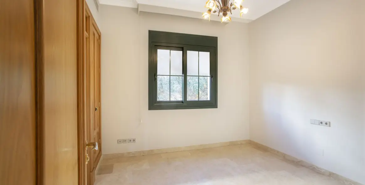 Sale of detached villa in Mijas Golf 13