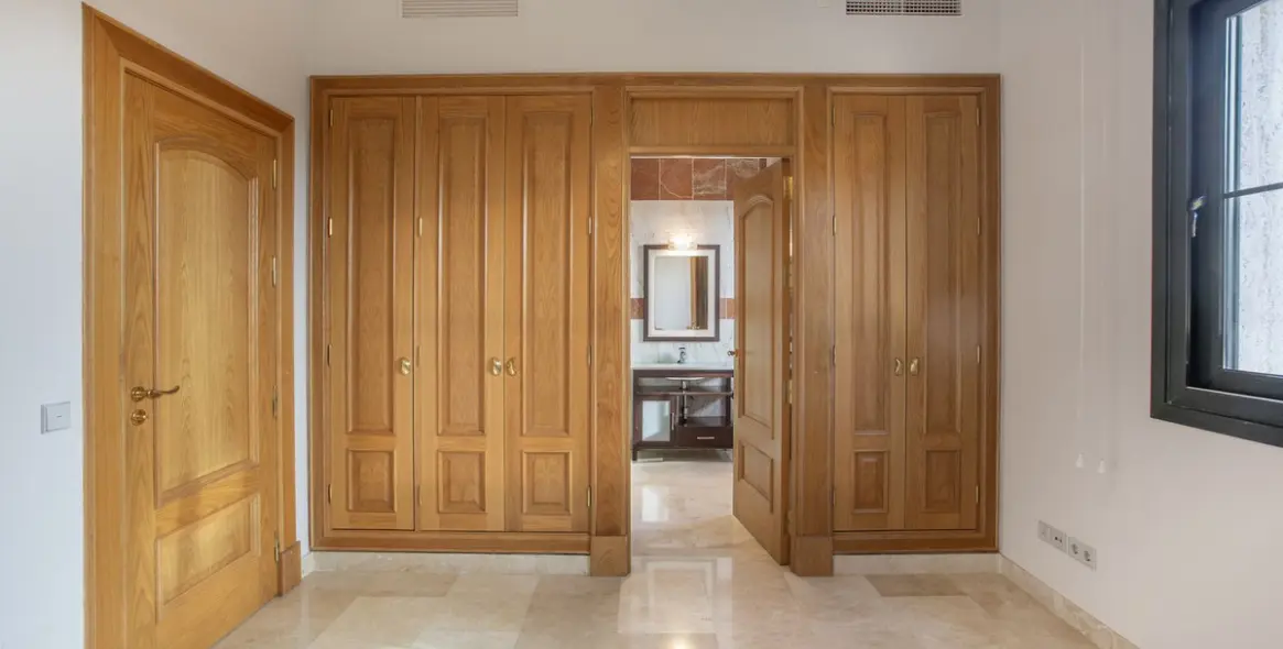 Sale of detached villa in Mijas Golf 14