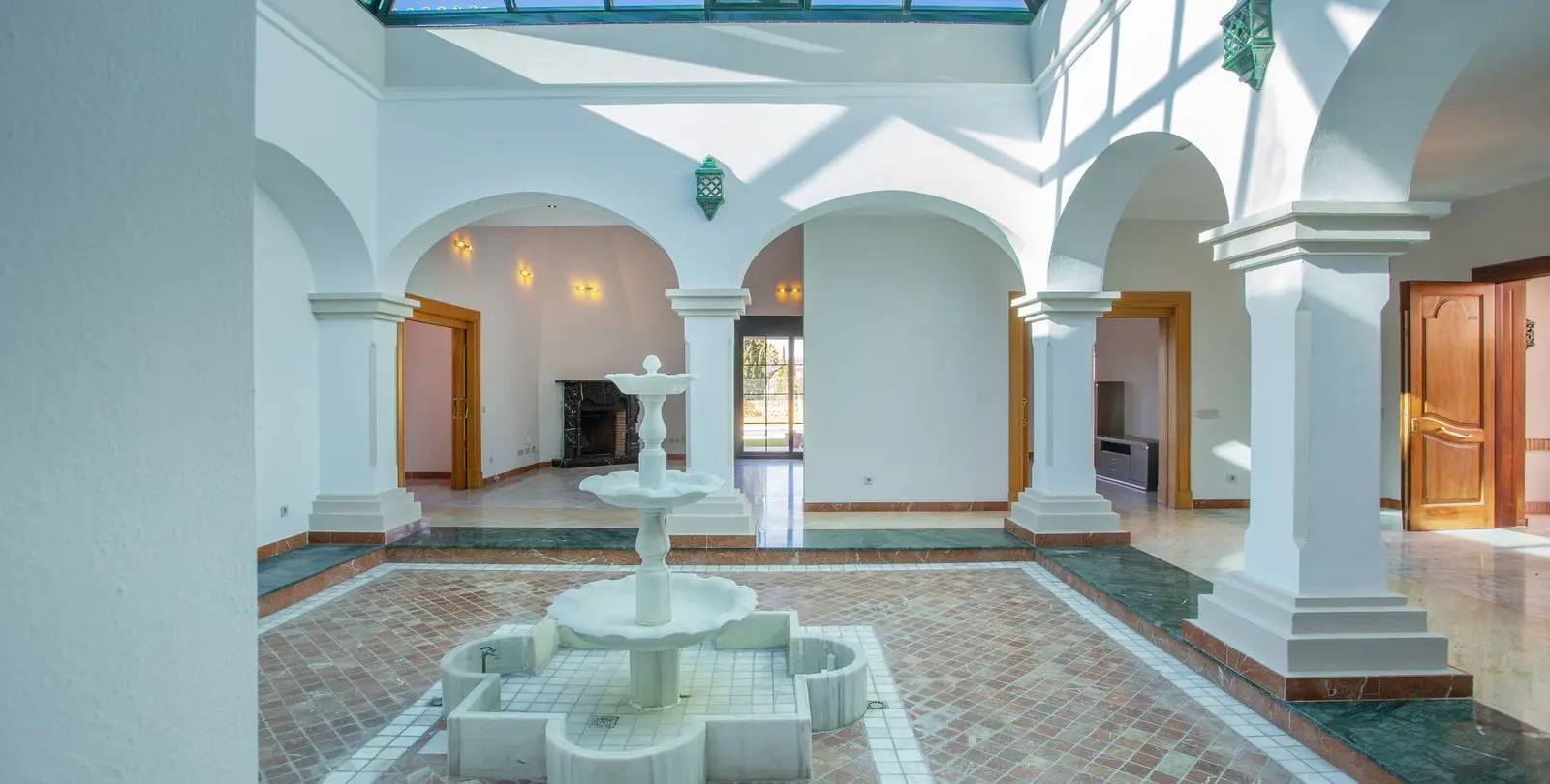 Sale of detached villa in Mijas Golf 10