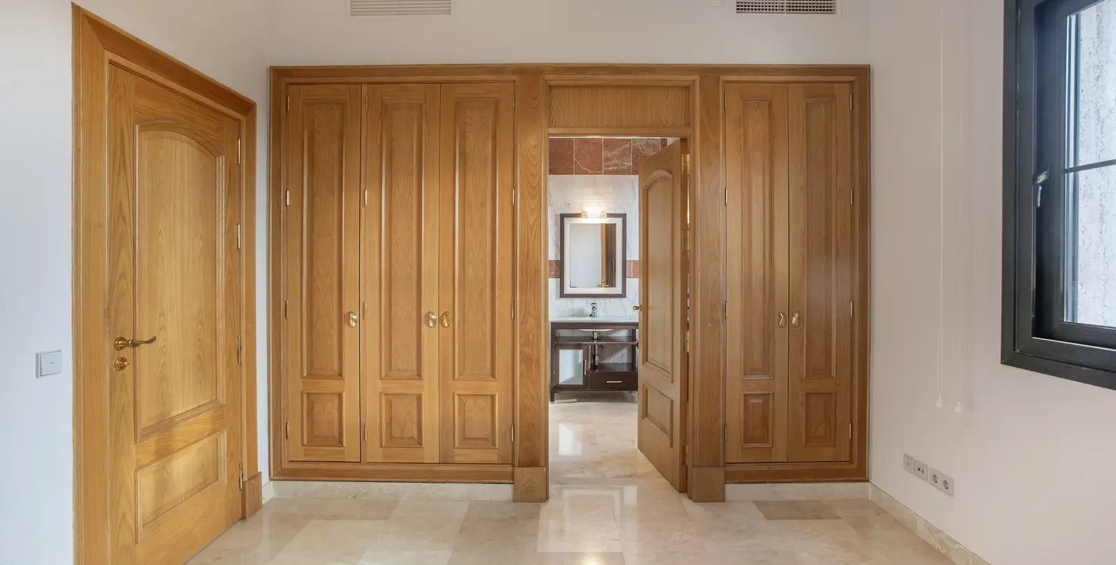 Sale of detached villa in Mijas Golf 14