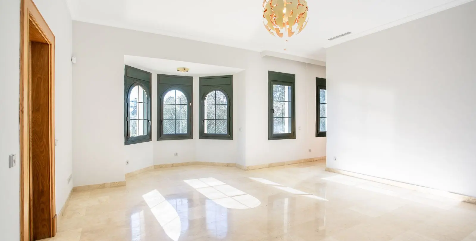 Sale of detached villa in Mijas Golf 22