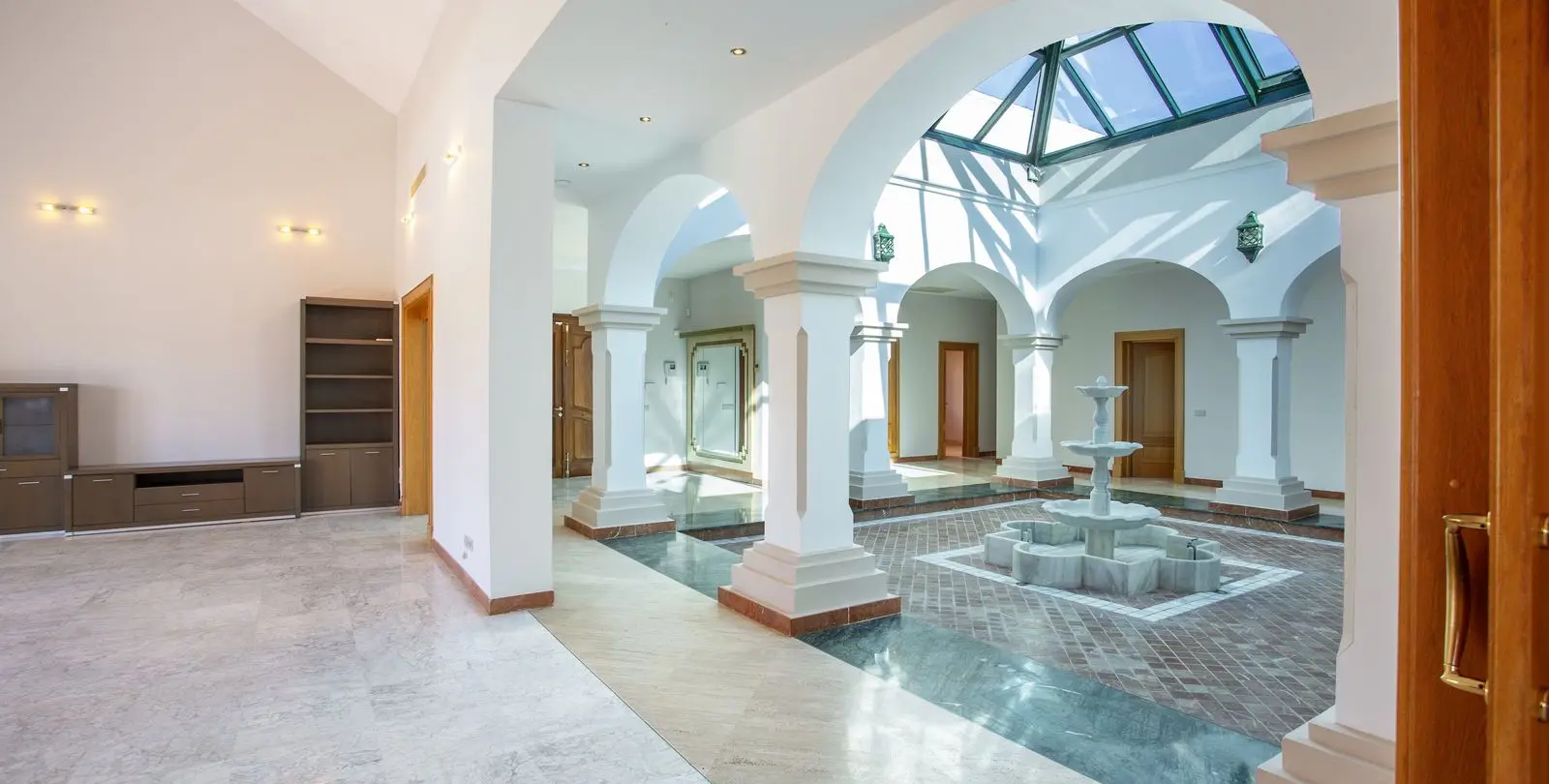 Sale of detached villa in Mijas Golf 32
