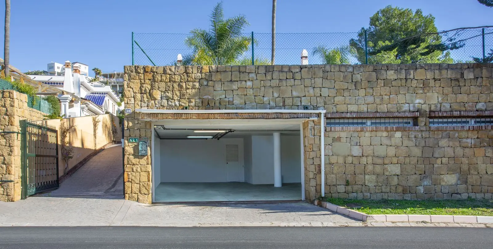 Sale of detached villa in Mijas Golf 49