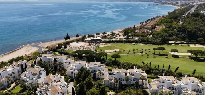 Sale of ground floor apartment in Los Monteros 0