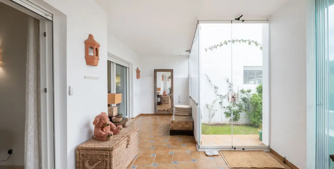 Sale of ground floor apartment in Los Monteros 5