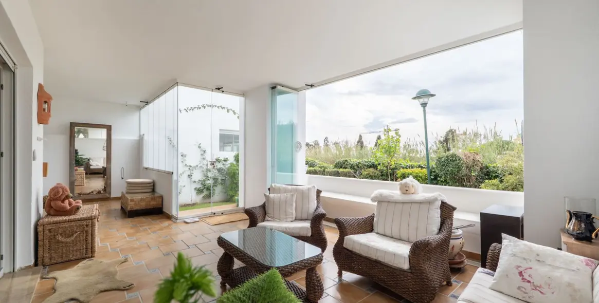 Sale of ground floor apartment in Los Monteros 7