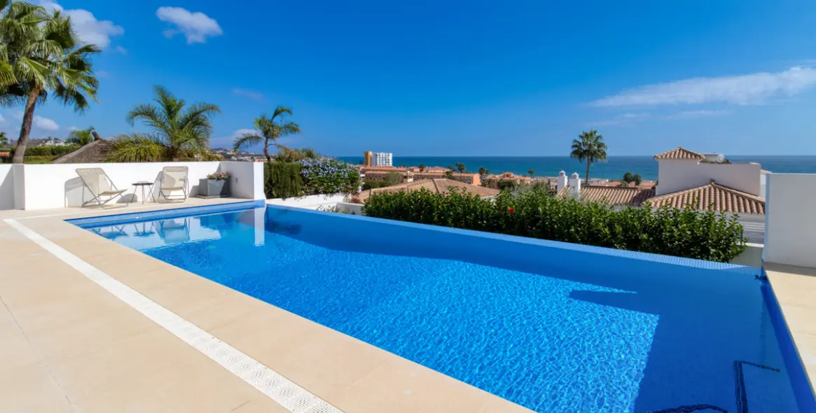 Sale of detached villa in La Cala de Mijas 1