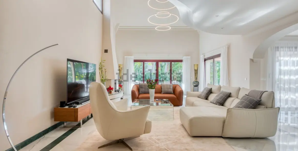 Sale of detached villa in Los Flamingos 2