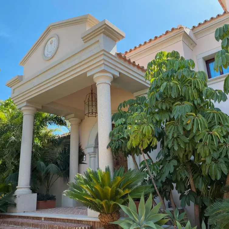 Long-term rent of detached villa in Los Flamingos