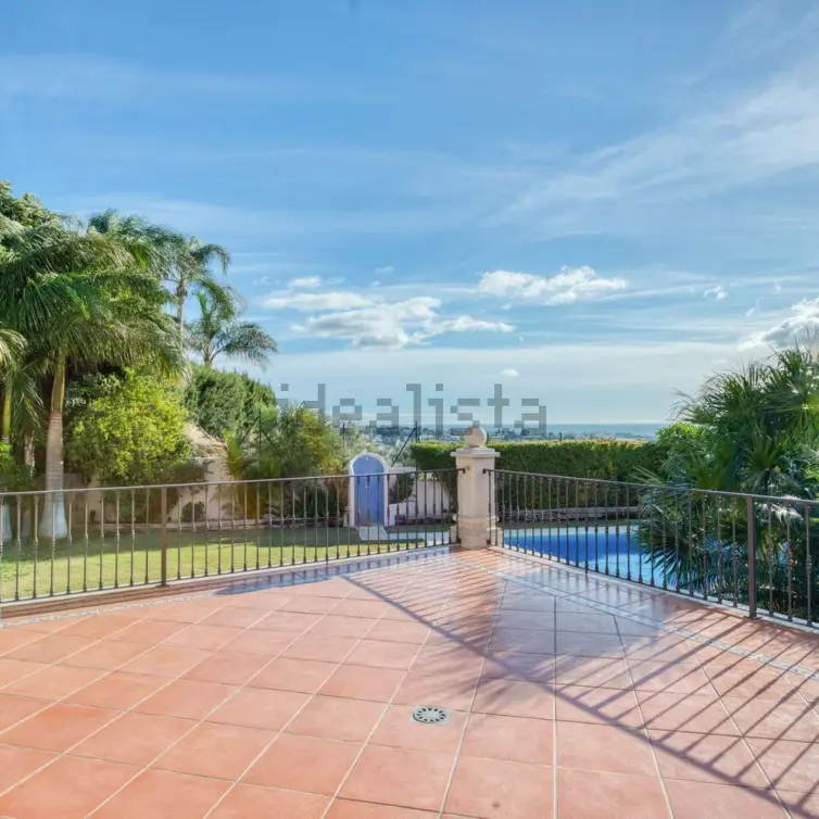 Long-term rent of detached villa in Los Flamingos