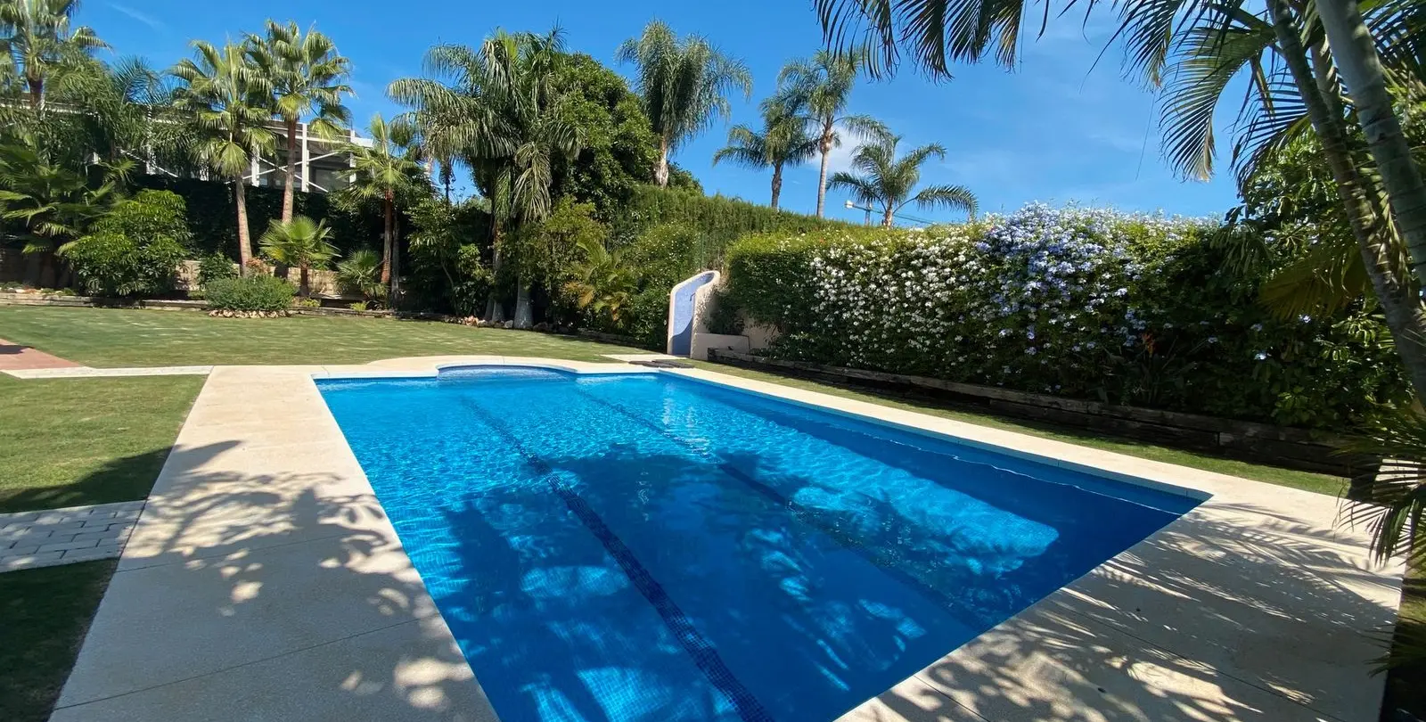 Alquiler a largo plazo de villa independiente en Los Flamingos 12