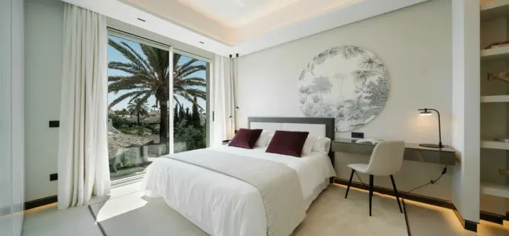 Sale of detached villa in Marbella 2