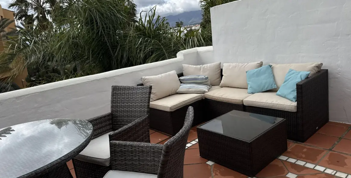 Long-term rent of penthouse in Cancelada 12